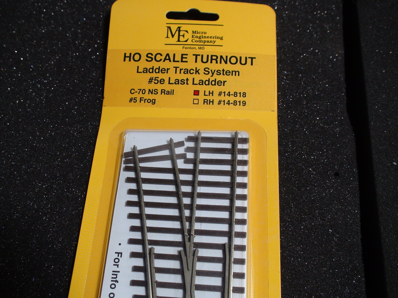 Micro Engineering #14-717 HO LADDER TRACK SYSTEM TURNOUT RH #5d Code 83 ...